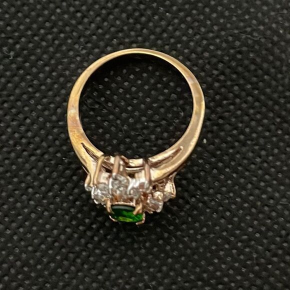 Beautiful ring  - Picture 3 of 7